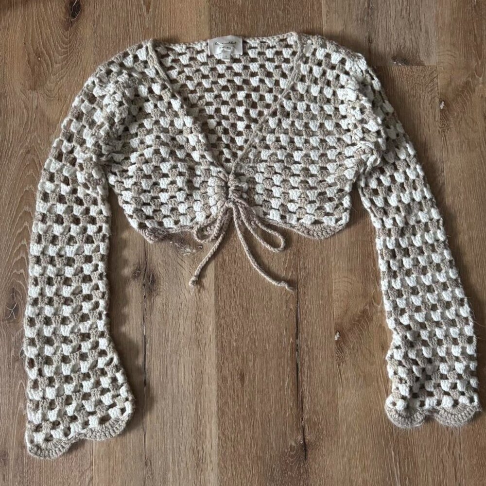 Line and Dot Cream and White crochet crop tie top Size small